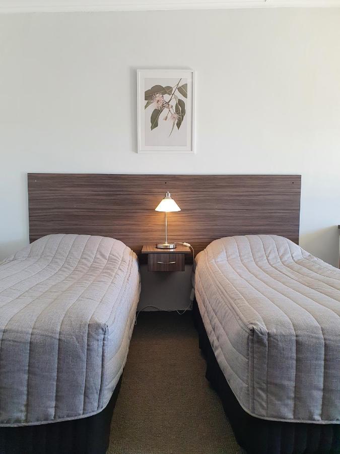 تايليم بيند Motel Riverbend المظهر الخارجي الصورة