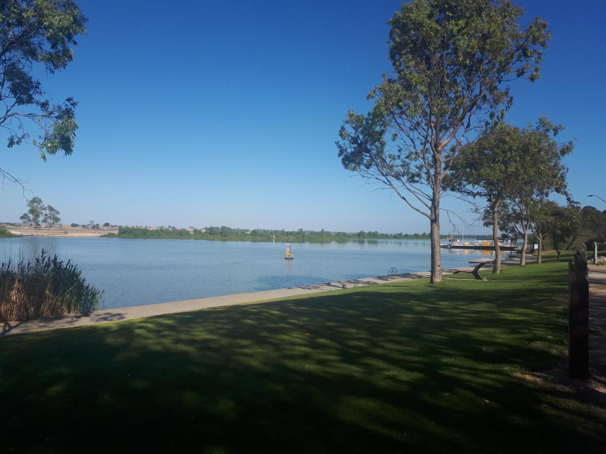 تايليم بيند Motel Riverbend المظهر الخارجي الصورة